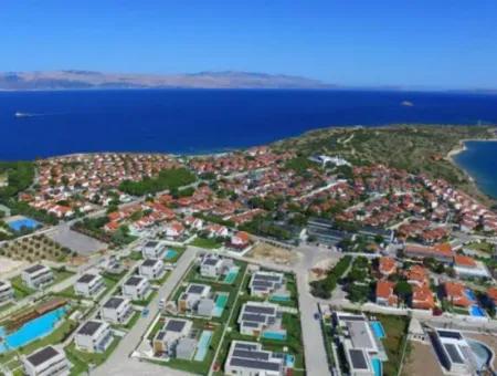 Land For Sale In Çeşme Dalyan Neighborhood With Full Sea View 1176M2 Zoning