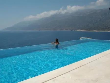 Kaş Denize Sıfır Satılık Villa Meyis Adasına Ve Deniz Manzaralı Satılık Villa