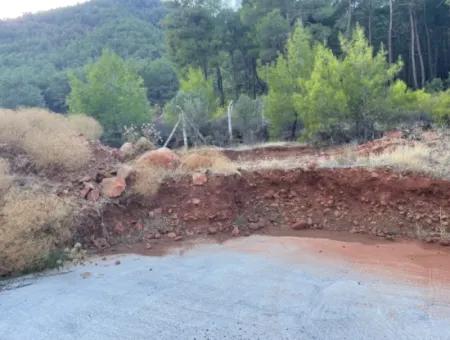 Ekincik'de Deniz Manzaralı 420M2 İmarlı Satılık Arsa