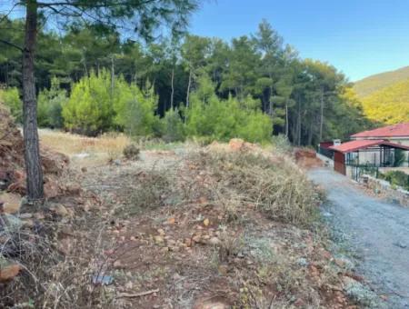 Ekincik'de Deniz Manzaralı 420M2 İmarlı Satılık Arsa